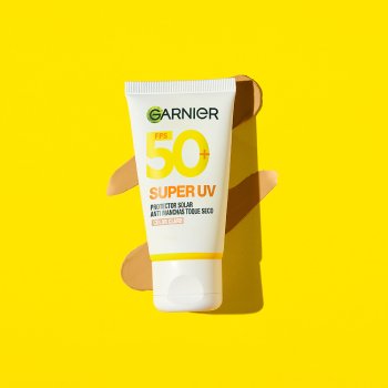 Garnier SUPER UV bloqueador para el rostro con color